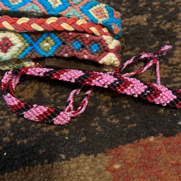 2 Bracelets - Picture 3 of 4